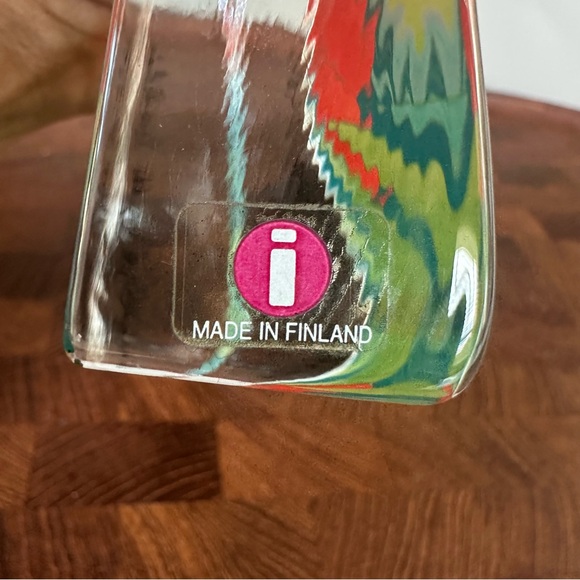 iittala Finland Signed Paperweight Helja Liukko
Sundstrom Finnish Tulips 6" - Picture 8 of 11